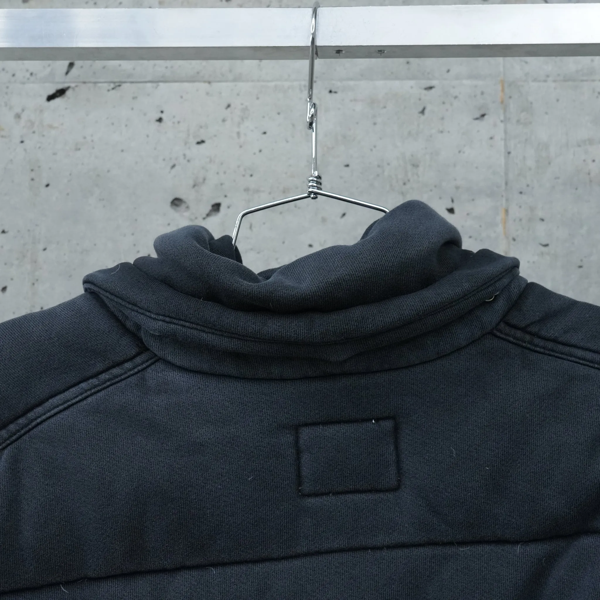 FLEECE PUFFER JACKET / BLACK